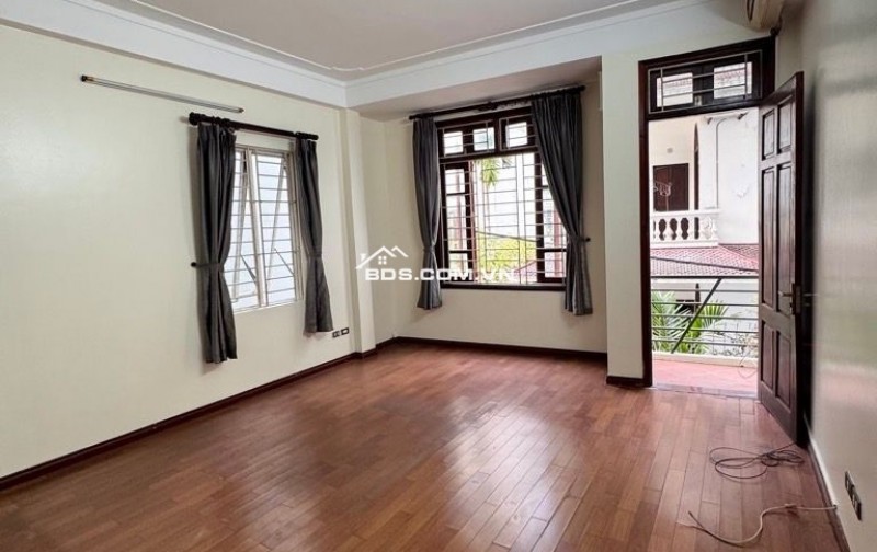 Bán nhà Sơn Tây, Ba Đình _ Ô TÔ VÀO _ 41m2, 6 ngủ _ 12.5 tỷ